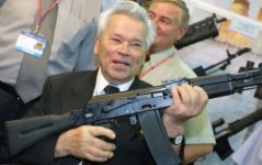 54d3d71fa5afe_-_esq-mikhail-kalashnikov-0114-d1vrna-xlg.jpg