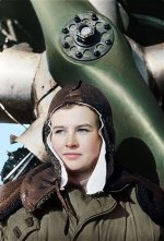 kristen_lassen_ivv_petrolette_natalya-meklin-piloting-a-polikarpov-po-2-light-bomber-she-had-f...jpg